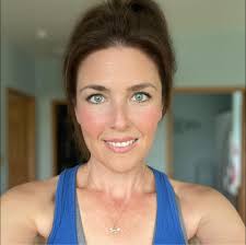 How to help a puppy with car sickness?