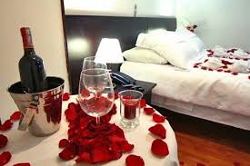 Imagenes Para Decorar Camas Y Mesas Romanticas En San Valentin Habitaciones Romanticas Decoracion Decorar Camas Camas Romanticas