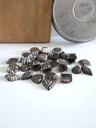 Lot De Petits Moules En Fer Blanc Anciens Etsy Chocolate Baking Tins Pastry