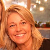 Karen Seagle's Instagram, Twitter & Facebook