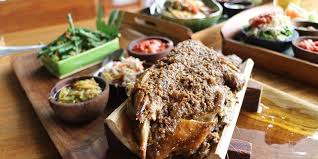 Cara mudah membuat tom babi khas asli bali silahkan tonton vidio ini sampai selesai dan ikuti panduan yang sudah ada di vidio ini, selamat mencoba semoga ber. Apa Itu Timbungan Teknik Masak Khas Bali Saat Galungan Halaman All Kompas Com