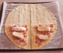 Calzone Feuilletee Saucisses Fromage A Tartiflette Une Super Maman Ou Pas Tartiflette Feuillete Saucisse Calzone