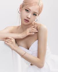 ROSÉ of BLACKPINK stars in the new Tiffany & Co. #TiffanyLock campaign  #블랙핑크 #로제 #BLACKPINK #TiffanyxROSÉ #ROSÉ #TiffanyAndCo