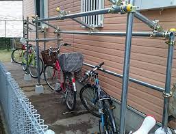 愛車を錆びさせない 自転車置き場を単管パイプで自作 diy 湘南の風にのせて 自転車置き場 diy 自転車置き場 物置小屋 自転車