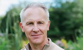 How Old is Jordan Matter? Exploring the Life and Career of the Viral  Photographer and YouTube Star