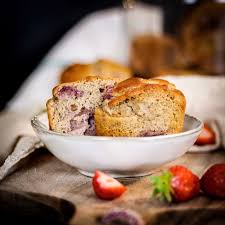 Muffins Aux Fraises Et Amandes Sans Beurre Ni Sucres Ajoutes Recette Muffin Fraise Alimentation Muffins