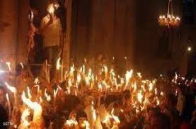 On holy saturday the church, yet again, identifies with mary: Ø§Ù„Ø´Ø¹Ù„Ø© Ø§Ù„Ù…Ù‚Ø¯Ø³Ø© Ø§Ù„Ù…Ù†Ø¨Ø¹Ø«Ø© Ù…Ù† ÙƒÙ†ÙŠØ³Ø© Ø§Ù„Ù‚ÙŠØ§Ù…Ø© ÙÙŠ Ø³Ø¨Øª Ø§Ù„Ù†ÙˆØ± Ø£Ø¹Ø¬ÙˆØ¨Ø© Ø§Ù„Ø£Ø¹Ø§Ø¬ÙŠØ¨ ÙÙŠ Ø²Ù…Ù† Ø§Ù„ÙØµØ­ Thaqafiat