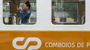In this video we see various suburbano services including cp lisboa. Greve Da Cp 110 Comboios Suprimidos Ate As 22 00 Tvi24