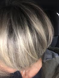 Joli Effet De Meches Sur Cheveux Poivre Et Sel Chute De Cheveux Remede Cheveux Poivre Et Sel Coiffure Cheveux Mi Long