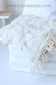 Kombinieren sie eine elegante leichtdecke mit dazu passenden euro kissenhüllen oder wählen sie eine dezente tagesdecke in einer komplementärfarbe. Pin Auf Marokkanische Einrichtung Und Orientalische Inspiration Zum Wohnen Mit Muster Und Ornament