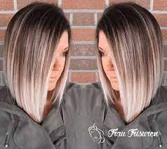 They are a dark brown with a purple in it. Bleib Trendy Mit Diesen Ombre Colored Bob Frisuren Hair Styles Medium Length Hair Styles Hair Inspiration Color