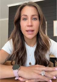 Kirsten Eldridge's Instagram, Twitter & Facebook