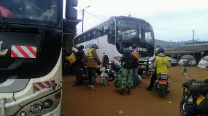 Nos solutions incluent aussi les. File Transport Terrestre Interurbain Par Bus Au Cameroun 10 Jpg Wikimedia Commons