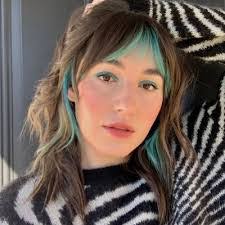 Lily Howard's Instagram, Twitter & Facebook