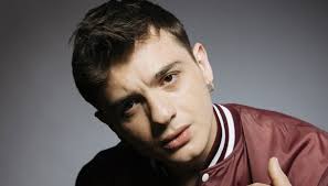 Olly a Saremo 2025: chi è, età, il significato di Balorda Nostalgia