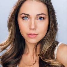 Nicole Schoen's Instagram, Twitter & Facebook