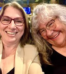 Last Saturday I headed down to Bimini's Pub to hear a great band, Indigo  (Don and Andrea Jones). A six piece band