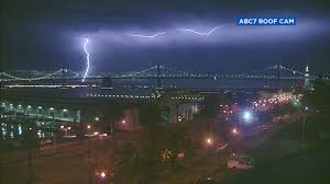 See Incredible Video Of Lighting Strikes Rare Thunderstorms Across Sf Bay Area Abc7 San Francisco