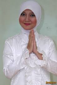 May 12, 2017 · doa 'innahu min sulaimana wa innahu bismillahirrohmanirrohim' merupakan amalan dari nabi sulaiman artinya: Innahu Min Sulaimana Wainnahu Ramadhani Anjumizzuhuri Facebook