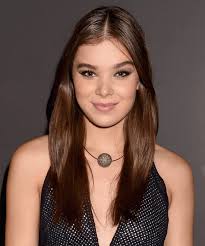 🎉🍰 👧🏻 Happy 29th Birthday to Hailee Steinfeld, an American actress,  singer and model actress who played Emily Junk in Pitch Perfect 2 and Pitch  Perfect 3, Juliet in Romeo & Juliet,