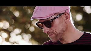 "IN SEARCH OF THE PERFECT COLOUR" by colourcourage, LARS CONTZEN, 4K