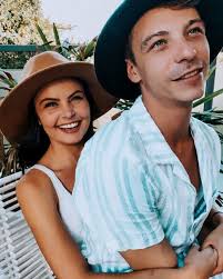 Toni Forrest (@toniforrest) • Instagram photos and videos