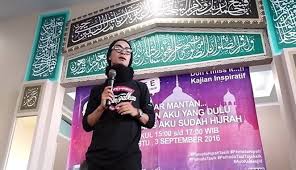 Check spelling or type a new query. Dari Berandalan Hingga Pendakwah Inilah 5 Fakta Ustadz Evie Effendi Yang Jarang Diketahui Boombastis
