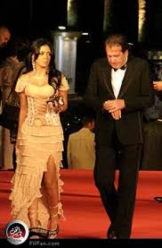 رانيا يوسف تتحدث عن خلافها مع نادية الجندي.وهذا الفيلم الوحيد الذي تحبه لها الفنانة رانيا يوسف رانيا يوسف وزوجها السابق المنتج محمد مختار رانيا يوسف قالت إنها ظلت زوجة لمحمد مختار لمدة 12 عامًا ولم يحدث أي احتكاك بينها. ØªØ§Ø¨Ø¹ ØªØºØ·ÙŠØ© Ø­ÙŠØ© Ù„Ø­ÙÙ„ Ø®ØªØ§Ù… Ù…Ù‡Ø±Ø¬Ø§Ù† Ø§Ù„Ù‚Ø§Ù‡Ø±Ø© Ø§Ù„Ø³ÙŠÙ†Ù…Ø§Ø¦ÙŠ Ø®Ø¨Ø± ÙÙŠ Ø§Ù„ÙÙ†