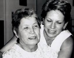 Can someone restore old family photo?