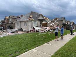 Twelve people total died, eight of them in barrie, and hundreds more. At3nfyusl Jwqm