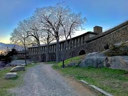 Rocky neck extended loop is a 3.9 mile lightly trafficked loop trail located near niantic, connecticut that offers scenic views and is good for all skill levels. Hiking Trails Near Rocky Neck State Park