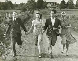 There isn't a fashion decade in the 20th century that embodied femininity and elegance in women. Fashion Of The 1930s Lovetoknow