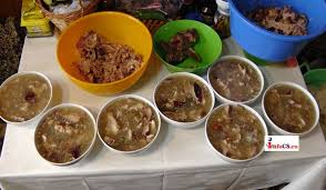 Nu este voie sa dormi afara, sa nu mergi fie la raspantii, fie la fantana deoarece in joia mare bantuie mortii. Video Ne Pregatim De Mosii De Iarna Si Facem Cotoroage Infocs