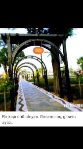 Bir Kapinin Onundeyim Girsem Suc Gitsem Ayaz Sukru Erbas Kapi Suc Kaptan