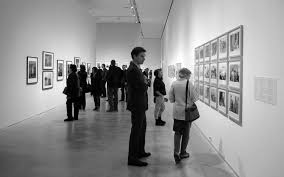 Que nos photos ne soient jamais trop claires ou trop sombres. Comment Exposer Vos Photographies Dans Une Galerie Meme Si Vous N Etes Pas Connu Le Blog Photo