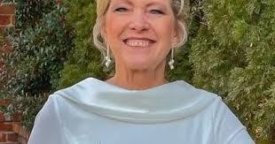 Sandra Dibble's Instagram, Twitter & Facebook