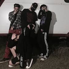 Ulzzang friends boys pinterest hashtags video and accounts. 7 290 Followers 297 Following 258 Posts See Instagram Photos And Videos From Tattooer Kim Seungyeon Suwon Korean Boys Ulzzang Boy Squad Ulzzang Couple