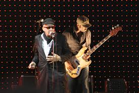 Elle me dit les mêmes mots. Tels Alain Bashung Wikipedia
