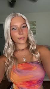 anna (@anna_fullerton)