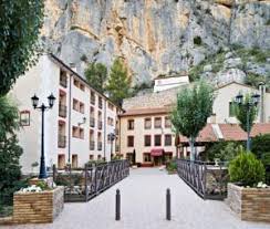 La casa de monasterio turismo rural. 12 Casas Rurales Con Jacuzzi En Monasterio De Piedra