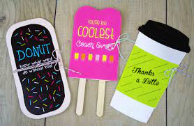 Round the corners of the printed card and black cardstock (optional). Free Printables Cute Cut Out Gift Card Holders Gcg