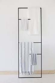 Fabriqué à la main , il vous permettra de faire sécher vos serviettes d'une façon originale. Porte Serviettes Echelle 21 Echelles Pour La Salle De Bains Decoration Salle De Bain Idee Salle De Bain Idees Salle De Bain