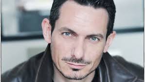 Cédric Bouvier, acteur bretillien nous raconte le quotidien d'un acteur  dans ce contexte sanitaire