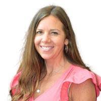 Nikki Colwell's Instagram, Twitter & Facebook