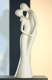 Gilde Skulptur In Liebe Creme Geschenkideen Fur Paare Skulpturen Steinskulptur Moderne Skulptur