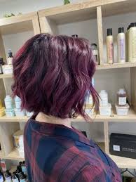 Si vous avez envie d'arborer la meilleure coupe de cheveux pour femme ou bénéficier de tout autre soin, une étude. Coiffure Pour Femmes Monika Coiffure