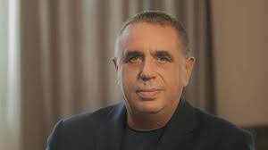 Julian Tapia's Instagram, Twitter & Facebook