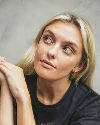 Cheryl Prowse's Instagram, Twitter & Facebook