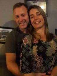 De acordo com o portal r7, a mãe de sérgio, carmem hondjakoff, revelou que o filho saiu do país após algumas desilusões, em março deste ano, dentre elas o fim de um namoro. Sergio Hondjakoff Descobre O Sexo De Seu Filho Papai De Um Principe Entretenimento Bol