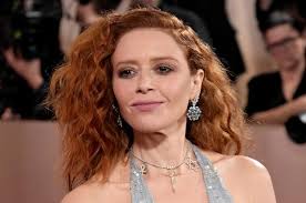 Sex and the City actor Kristin Davis apologises to co-star for being  unfriendly